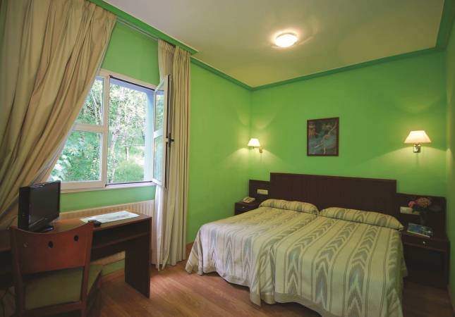 Las mejores habitaciones en Hotel Vega del Sella. Relájate con los mejores precios de Asturias